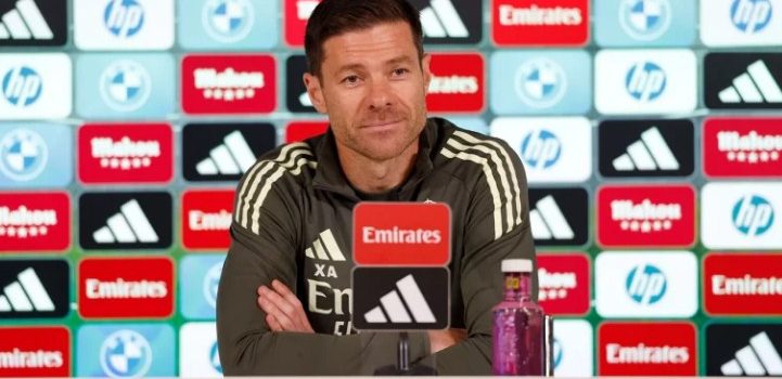 ألونسو: أزمة فينيسيوس أغلقت ولا أفكر في مباراة الثلاثاء