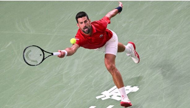 ديوكوفيتش يبلغ نصف نهائي بطولة شنغهاي