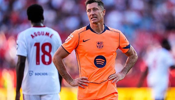 راتكليف يوقف صفقة انتقال ليفاندوفسكي إلى مانشستر يونايتد