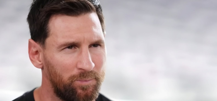 ميسي يكشف عن أعظم لاعب في تاريخ كرة القدم