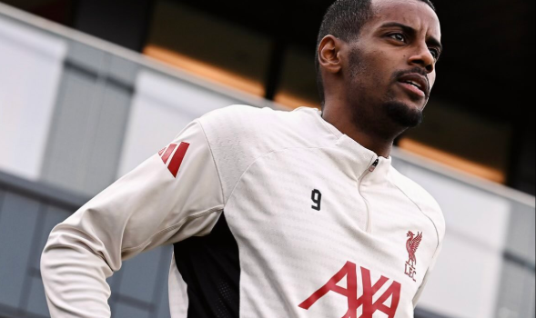 إيزاك يكسر صمته بعد البداية المخيبة مع ليفربول