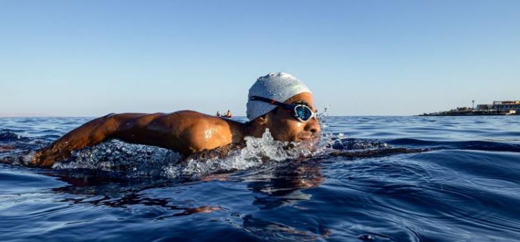 الاتحاد العام للسباحة ينظم بطولة النخبة في المياه المفتوحة بالحديدة على كأس الشهيد الغماري