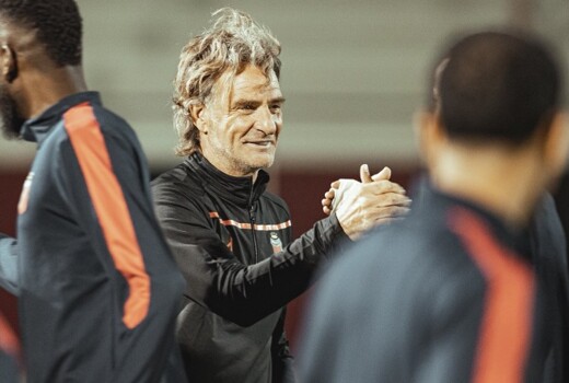 الرياض يعين الأوروغوياني كارينيو مديرا فنيا خلفًا لكاييخا