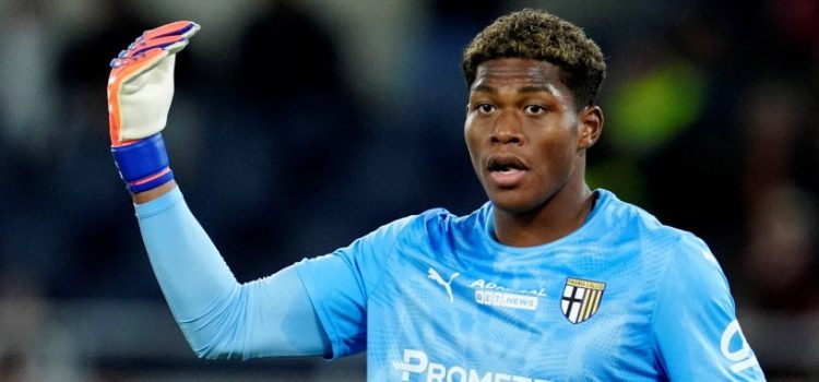 بارما يعلن نجاح عملية حارس مرماه سوزوكي