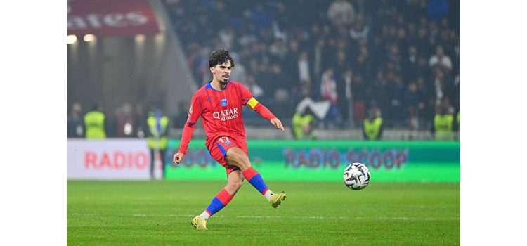 باريس سان جيرمان يحدد سعرًا ضخماً للحفاظ على فيتينيا