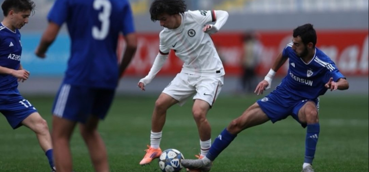 تشيلسي ينجو من السقوط خارج أرضه بتعادله مع كاراباج