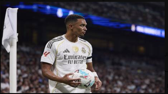 جماهير ليفربول لأرنولد .. وداعاً أيها الفأر