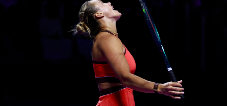 سابالينكا تهزم باوليني بسهولة في البطولة الختامية