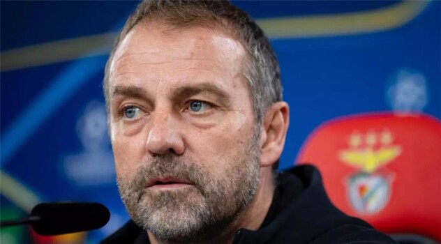 فليك يُعيد الانضباط الدفاعي إلى برشلونة: خطة شاملة تستهدف كل التفاصيل