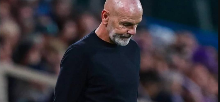 فيورنتينا يعلن إقالة مدربه بيولي بعد 4 أشهر من تعيينه