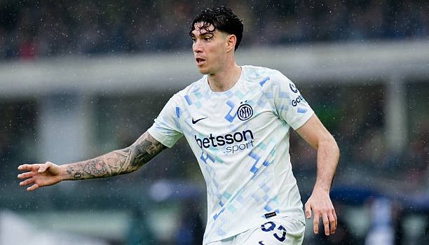ليفربول يستهدف التعاقد مع مدافع إنتر ميلان