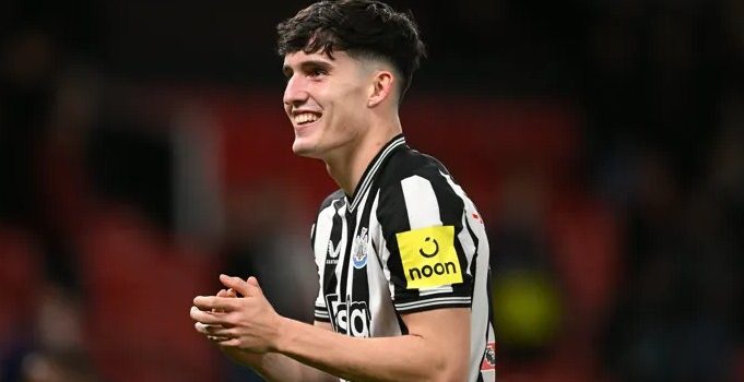 مانشستر سيتي يدرس صفقة تبادلية مع نيوكاسل