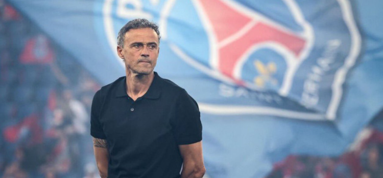 مراهق إفريقي يعوض حكيمي في سان جيرمان