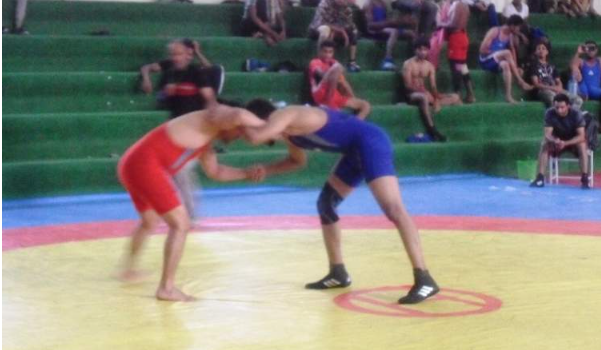 اتحاد المصارعة يُجري عمليتي الوزن والقرعة للمشاركين في بطولة الجمهورية بصنعاء