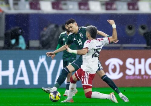 السعودية ضد الامارات ..تاجيل انطلاق الشوط الثاني بسبب الامطار الغزيرة