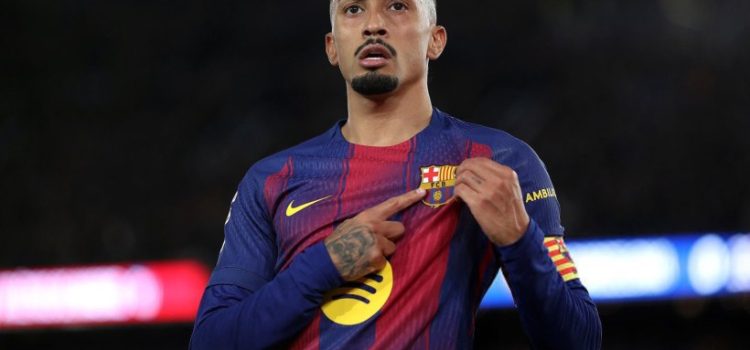 برشلونة ينهي الجدل حول مستقبل رافينيا