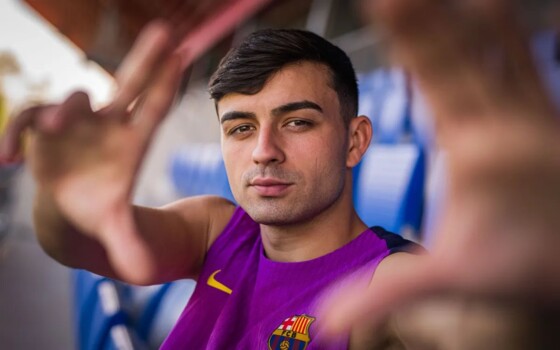 بيدري يحرز جائزة الروح الرياضية واللعب النظيف من لاعبي برشلونة