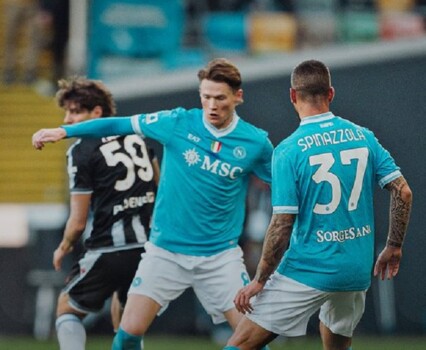 خسارة نابولي تبعده عن الصدارة وفيرونا يعاقب فيورنتينا