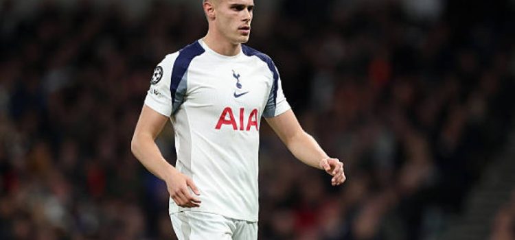 ريال مدريد يخطط لإبرام صفقة دفاعية في يناير