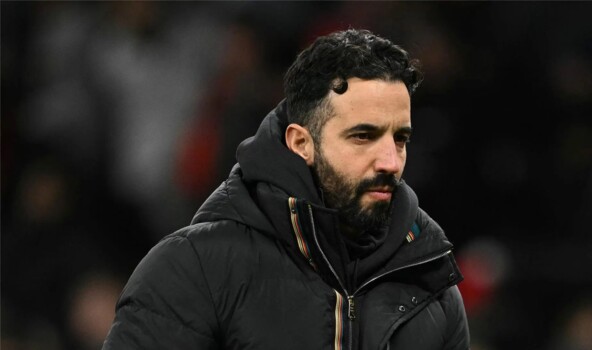 ناشئو مانشستر يونايتد يهاجمون أموريم بعد انتقاد الأكاديمية