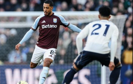 استون فيلا يتقدم الى الوصافة بعد الفوز على نوتنغهام