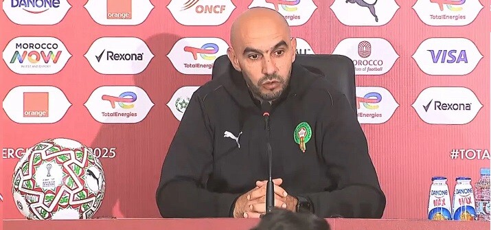 الركراكي: نيجيريا اختبار حقيقي وضغط الجماهير جزء من كرة القدم المغربية