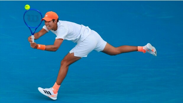 تيين يفجّر مفاجأة قوية ويُقصي مدفيديف من أستراليا المفتوحة