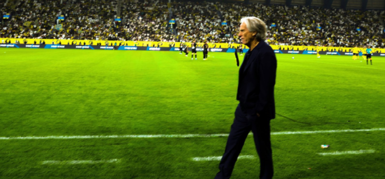 جيسوس يستبعد محترف النصر من كلاسيكو الأهلي