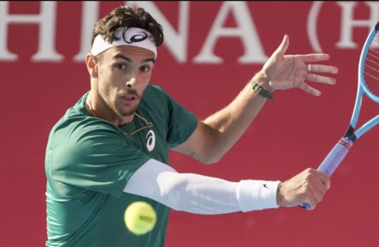 موسيتي يتجاوز روبليف ويبلغ نهائي هونغ كونغ للتنس