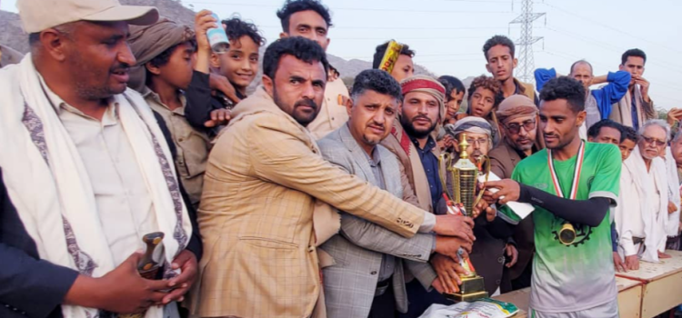 الأقصى بطلاً والقمة وصيفاً .. راويه يكرم أبطال كروية الشهيد الصماد في جبل الشرق بذمار