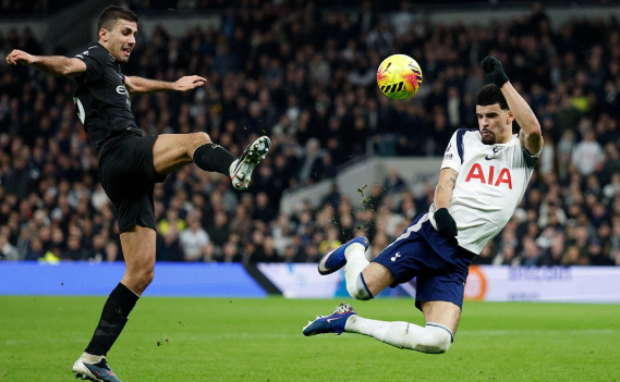 تعادل مثير يحسم قمة مانشستر سيتي وتوتنهام في البريميرليج