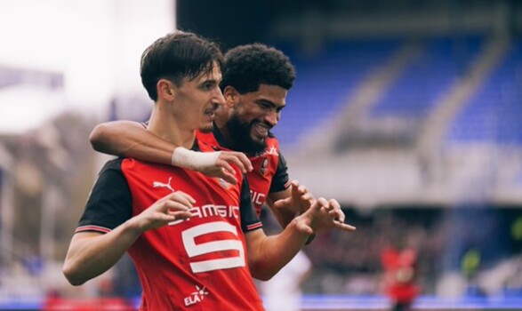 رين يمعق جراح اوكسير بثلاثية قاسية