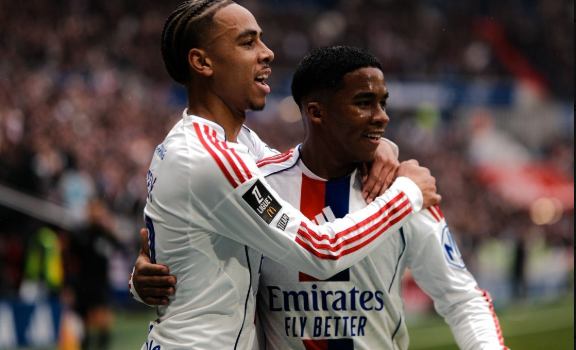 ليون يحسم القمة امام ليل بهدف نظيف في الدوري الفرنسي