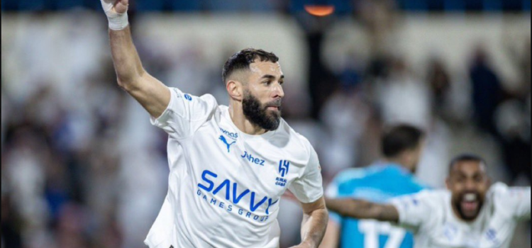 مفاجأة مدوية بشأن راتب كريم بنزيما مع الهلال