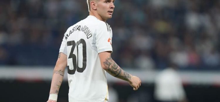 إيقاف ماستانتونو مباراتين بسبب إهانة الحكم