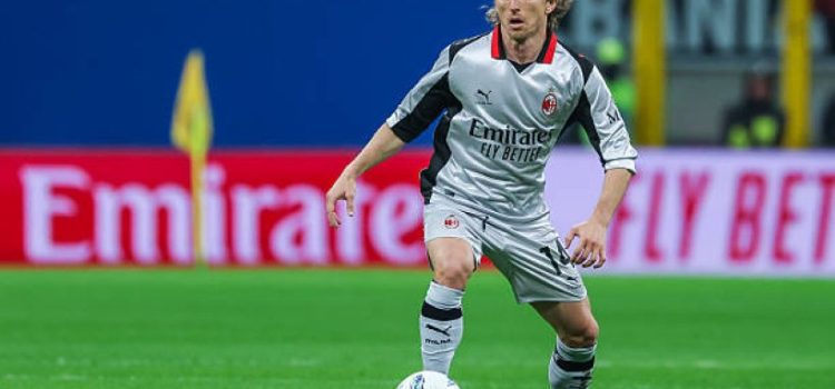 الشكوك تحيط بمستقبل مودريتش مع ميلان