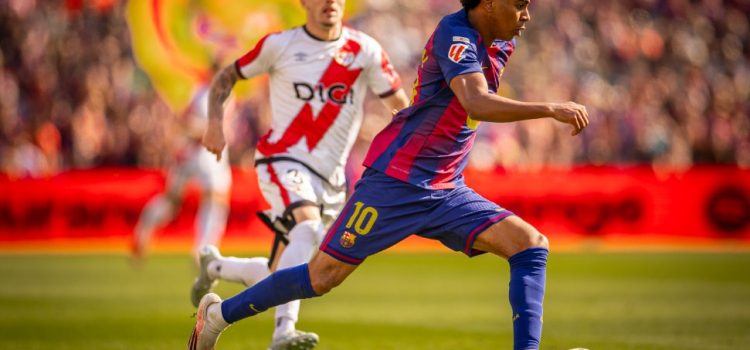 برشلونة يتجاوز رايو فاليكانو ويعزز صدارته