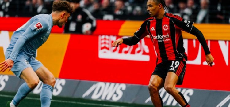 فرانكفورت يتخطى فرايبورغ بثنائية