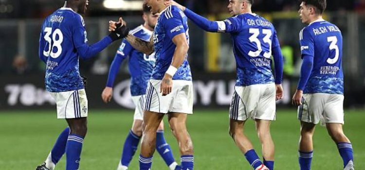 كومو يحقق فوزًا مثيرًا على روما