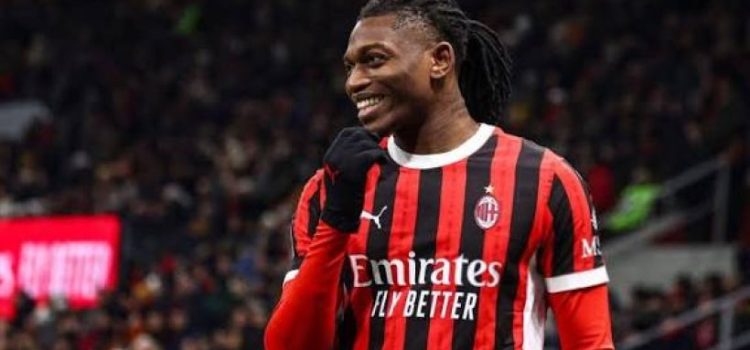 ميلان يتحرك لتحصين نجمه بعقد جديد