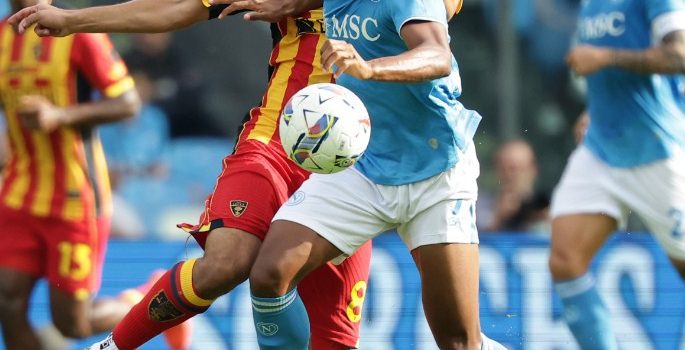 نابولي يقلب الطاولة على ليتشي ويحقق فوزًا ثمينًا