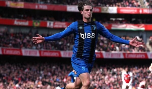 ارسنال يتعثر في سباق الصدارة ويسقط امام بورنموث