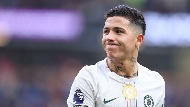 انزو فرنانديز يعود الى تشكيلة تشيلسي بعد عقوبة انضباطية