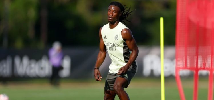 ريال مدريد يضع كامافينجا في سوق الانتقالات