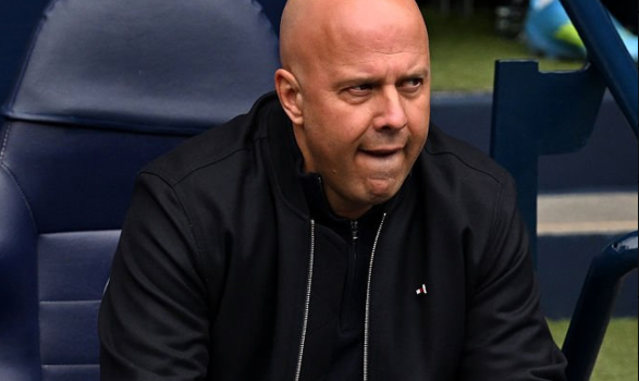 زلزال أنفيلد .. سلوت على بُعد خطوة من الإقالة