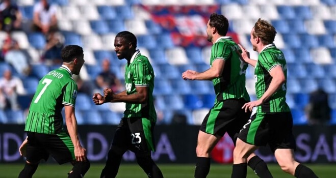 ساسولو يقلب الطاولة على كالياري بثنائية مثيرة