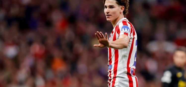 ألفاريز يرفض عرض أتلتيكو ويفتح الباب لبرشلونة