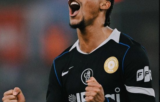 جواو بيدرو يحصد جائزة لاعب الموسم في تشيلسي