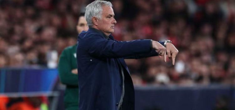 ريال مدريد يوافق على طلبات مورينيو