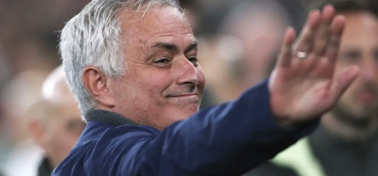 مورينيو يتدخل ويوقف مفاوضات رحيل لاعب ريال مدريد